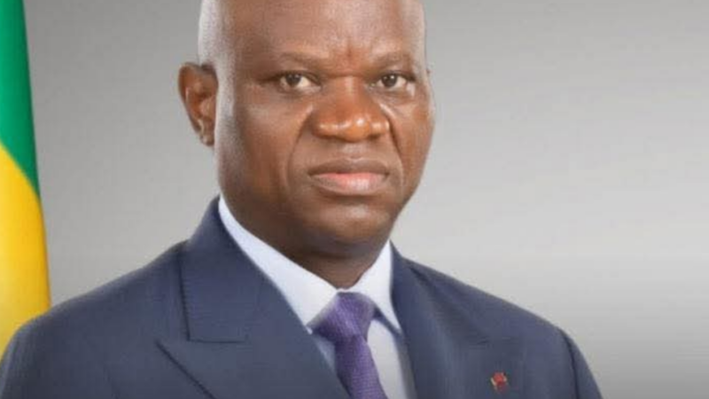 Fin de l&rsquo;anonymat sur les réseaux sociaux au Gabon : une mesure qui divise