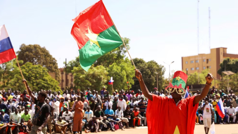 Burkina Faso : un an après le coup d&rsquo;état, la quête de stabilité face aux défis sécuritaires