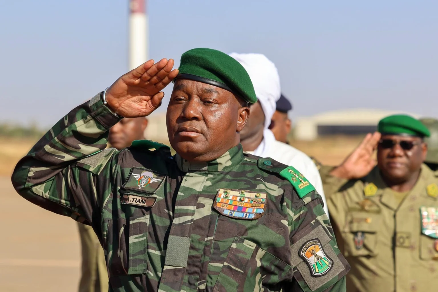 Niger: le général Tiani face aux défis intérieurs et aux tractations périlleuses