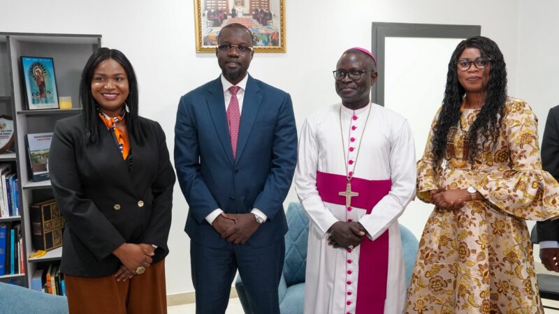 Rencontre historique entre le Premier ministre sonko et mgr guèye avant popenguine