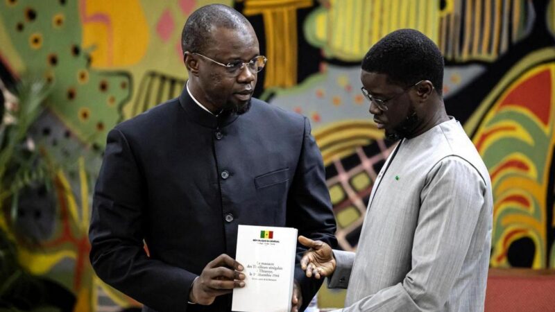 Sénégal : « problème d’autorité », « personnalité excessive », le président Diomaye Faye limoge son Premier ministre Ousmane Sonko