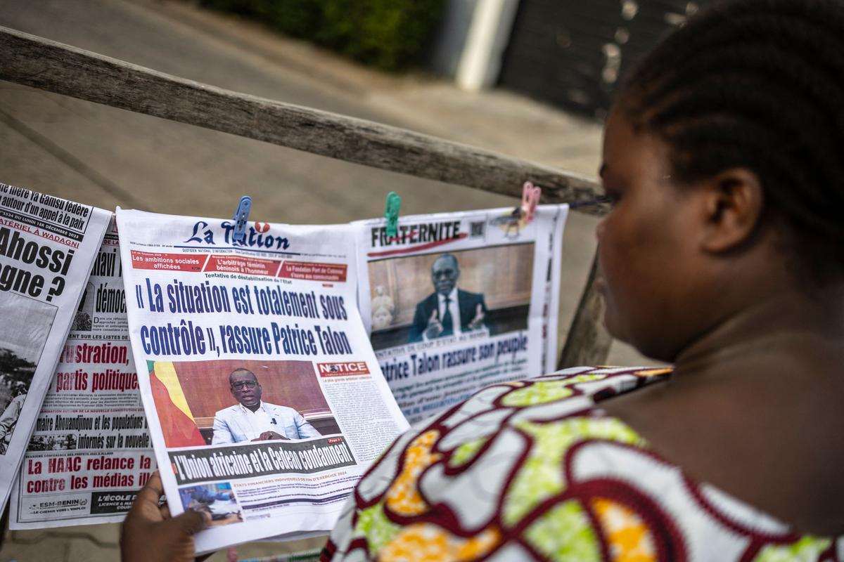 Le Bénin face à la tentative de putsch : situation maîtrisée et otages libérés