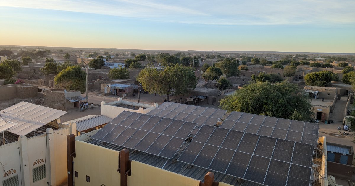 Énergie solaire à Niafounké au Mali : autonomie énergétique pour les soins