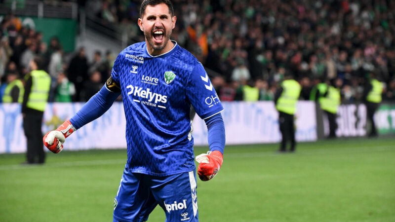 Saint-Étienne bat Rodez aux tirs au but : les Verts en route vers la Ligue 1