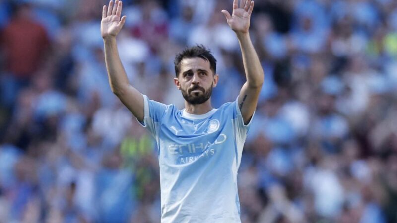Bernardo silva quitte manchester city sous les ovations au stadium