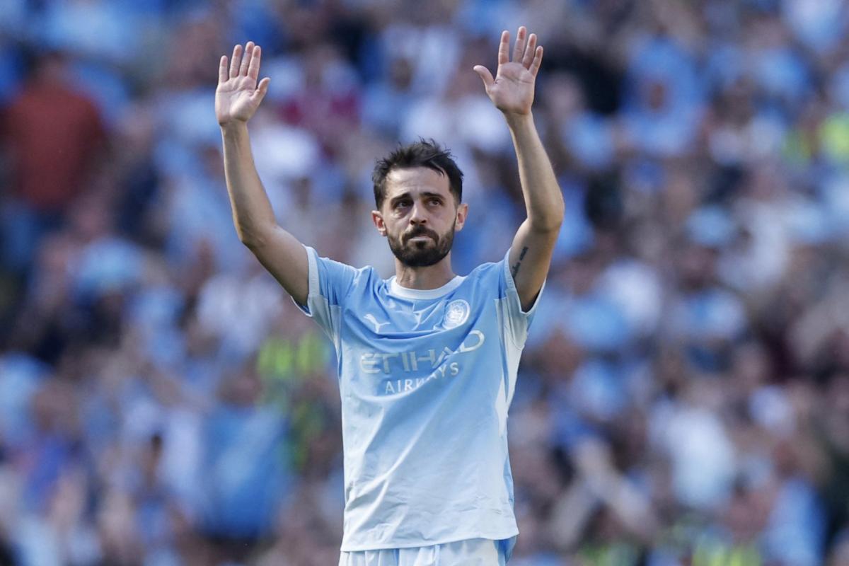 Bernardo silva quitte manchester city sous les ovations au stadium