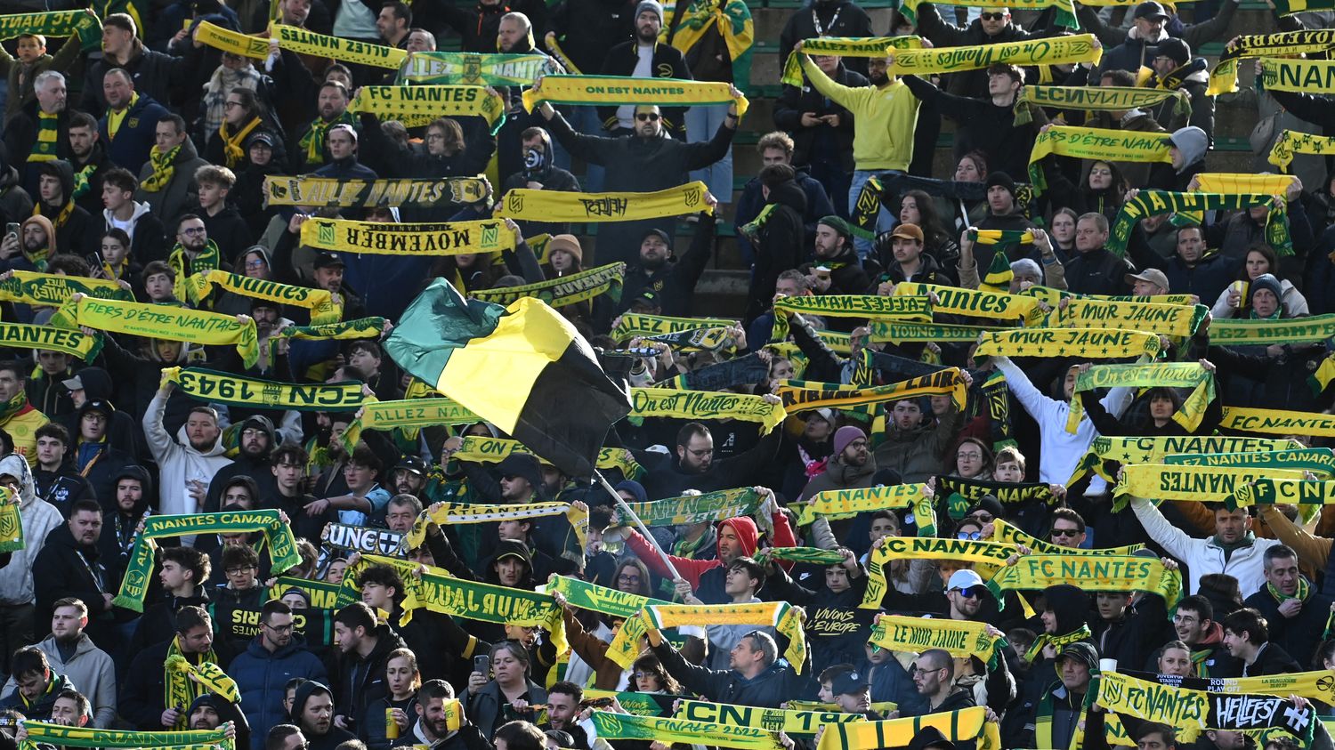 Match nantes toulouse interrompu par des supporters en colère à la Beaujoire