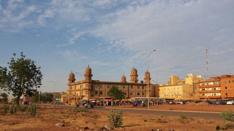 Fermeture mosquée Ouagadougou : le régime militaire du Burkina Faso face à la contestation