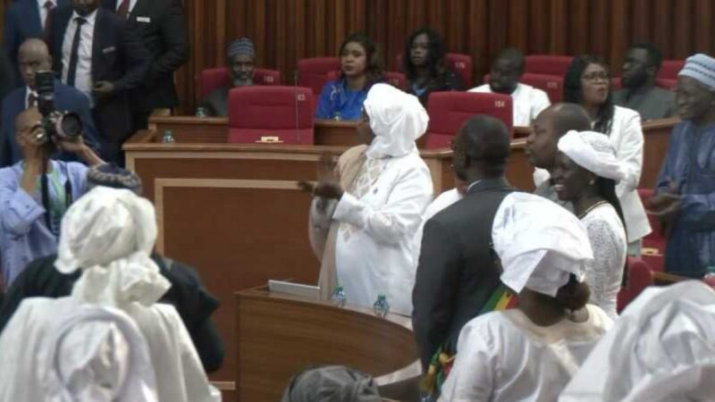 Ousmane sonko à la tête de l&rsquo;assemblée nationale sénégalaise : une victoire sous tension