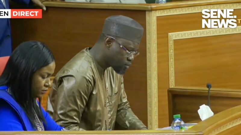Ousmane Sonko renforce le contrôle sur les déplacements des responsables publics