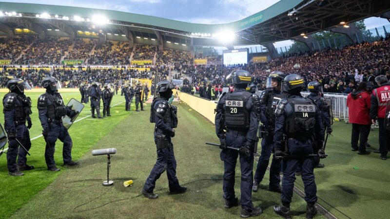 Ligue 1 : nantes sanctionné après le match interrompu contre toulouse