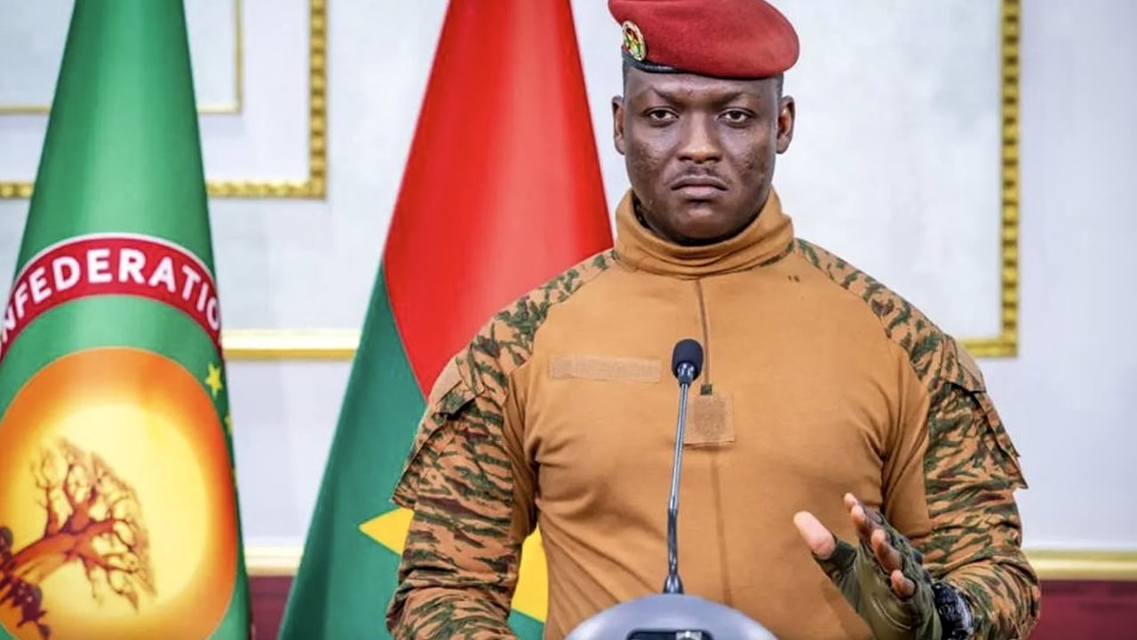 Suspension massive d&rsquo;associations au Burkina Faso : la junte invoque la lutte antiterroriste