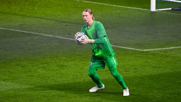 Matvey Safonov dans les buts du PSG