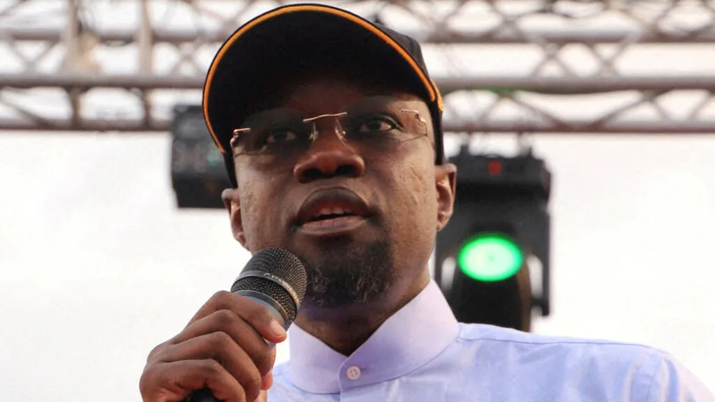 Portrait d'Ousmane Sonko lors d'une conférence de presse