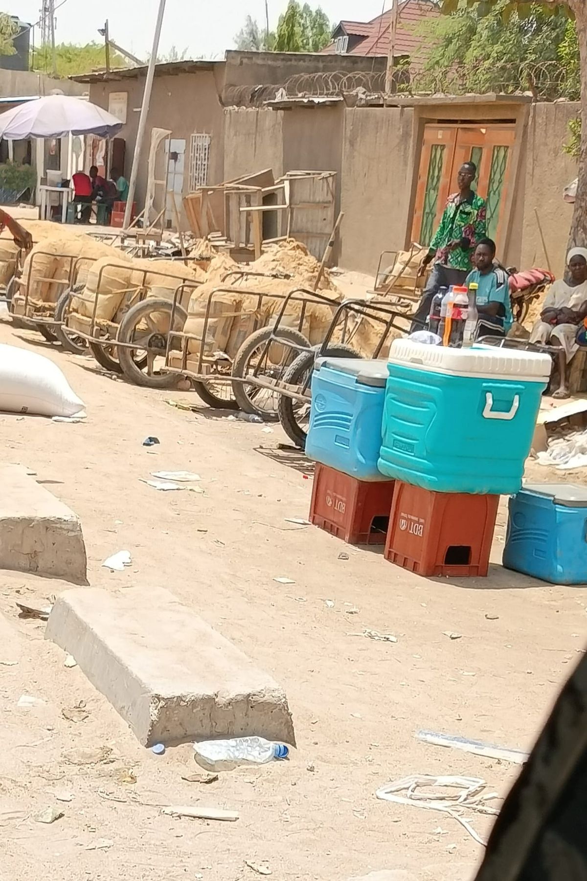 Jeunesse tchadienne : survivre grâce au sable à N&rsquo;Djamena