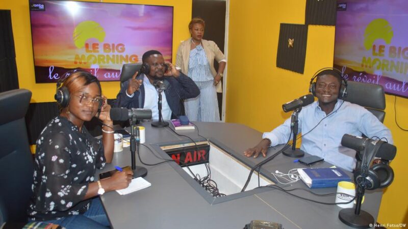 La résilience des jeunes journalistes camerounais face aux pressions