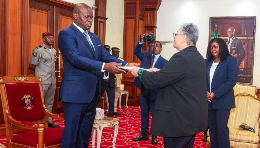 Gabon : cinq représentants étrangers accrédités à Libreville