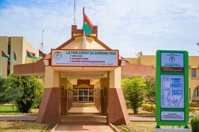 Burkina Faso : l&rsquo;assemblée nationale examine la loi sur la liberté religieuse ce samedi