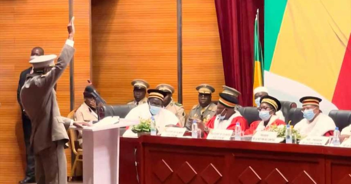 Le colonel Assimi Goïta, président de la transition au Mali : une cérémonie historique