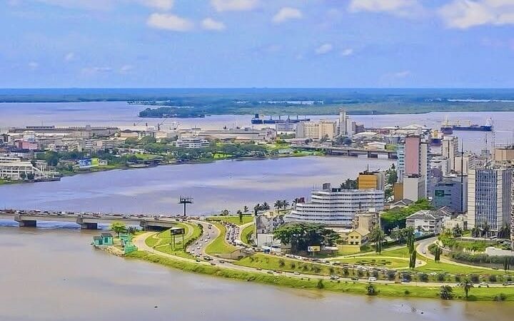 Côte d&rsquo;Ivoire : leader économique incontesté de l&rsquo;UEMOA face aux pays de l&rsquo;AES