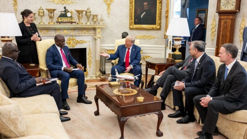 Gabon : le président Oligui Nguema refuse l&rsquo;accueil des migrants expulsés par les États-Unis