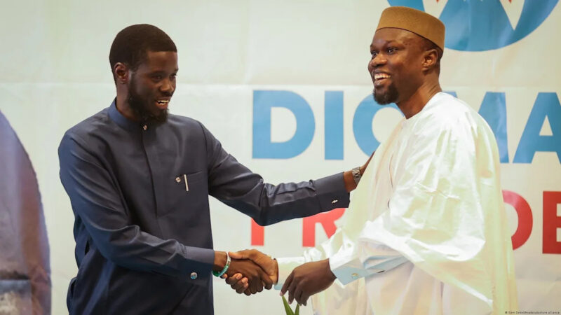 Au Sénégal, la scission Diomaye-Sonko sous le feu des critiques