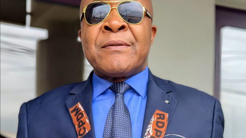 Agression à l&rsquo;aéroport de Douala : le Pr Jean Gatsi réaffirme son soutien à Paul Biya