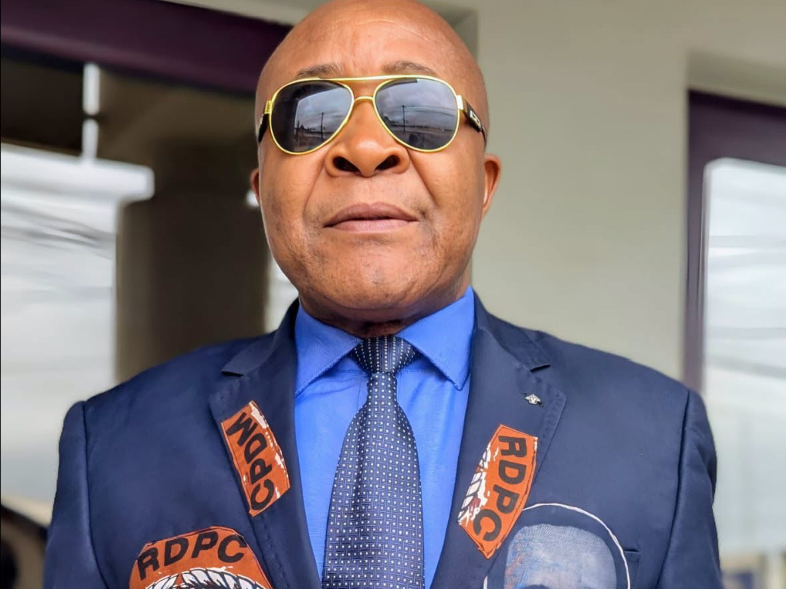 Agression à l&rsquo;aéroport de Douala : le Pr Jean Gatsi réaffirme son soutien à Paul Biya