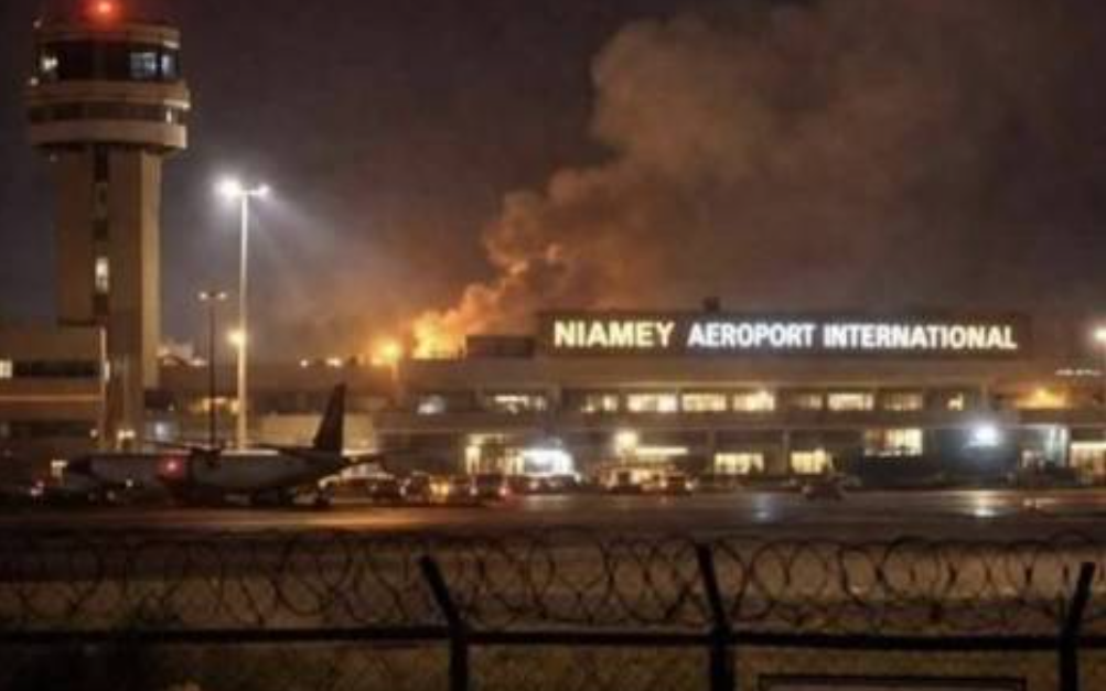 Niamey sous tension : affrontements meurtriers près de l&rsquo;aéroport international