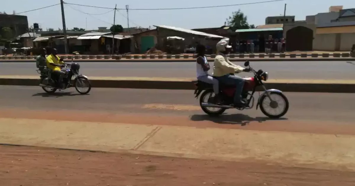 Kétou : les taxis-motos bientôt obligés de porter un uniforme officiel