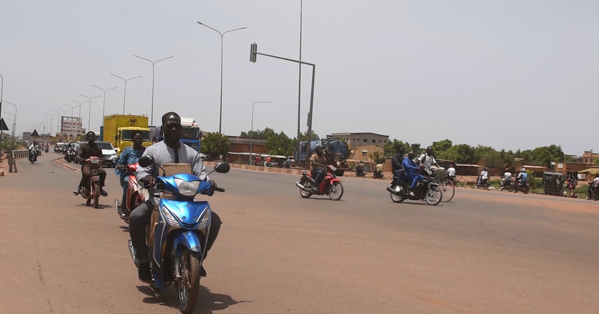 Autorisation des motos Mio sur les pistes cyclables au Burkina Faso : entre progrès et inquiétudes