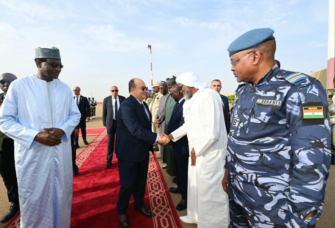 Inauguration de la centrale électrique solidarité à Niamey par le premier ministre algérien