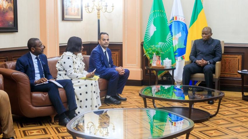 Gabon : le président Oligui Nguema exige la fin des pénuries de médicaments