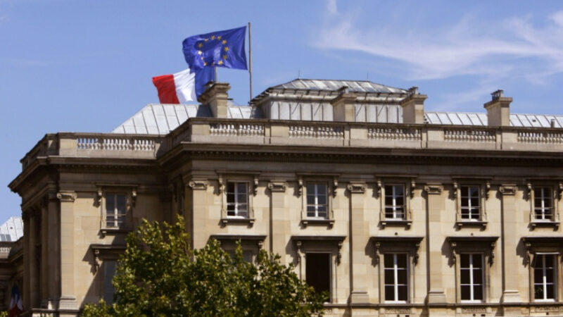 Condamnation lourde pour un espion français au Mali : Paris dénonce une mascarade judiciaire