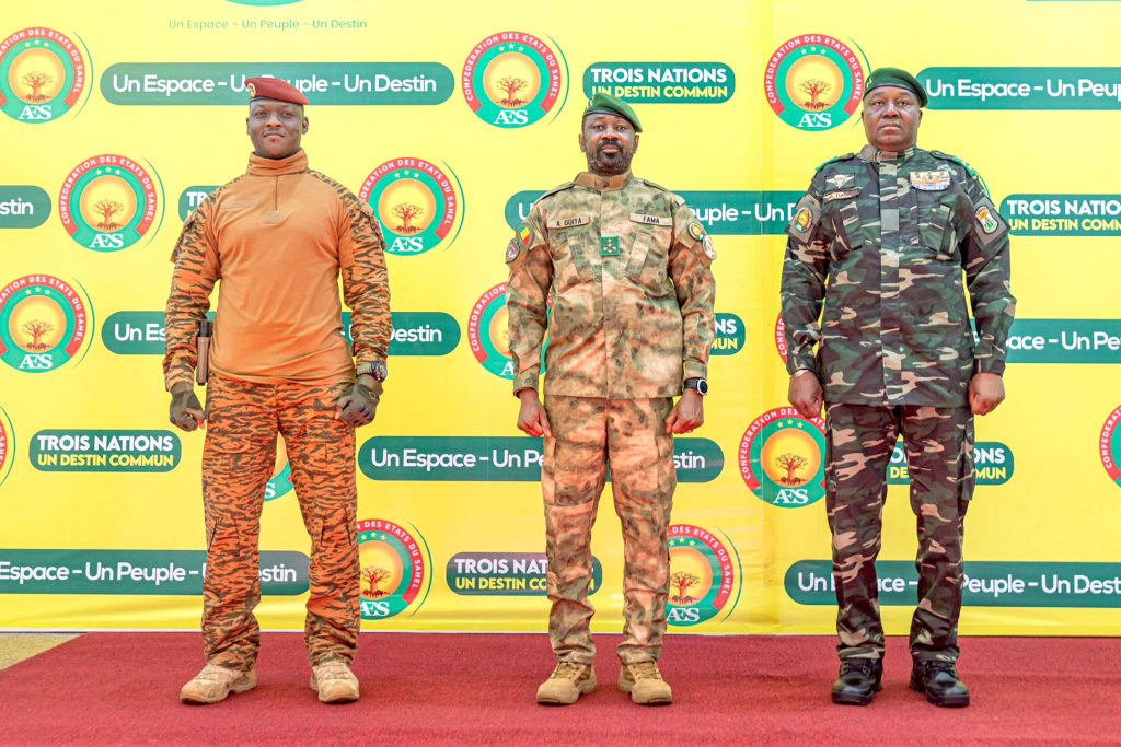 Diplomaties croisées au Sahel : l&rsquo;urgence sécuritaire rapproche AES et Cédéao