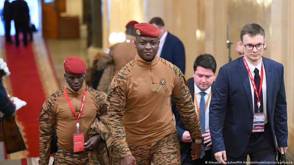 Révolution populaire au Burkina Faso : mythe ou changement réel ?