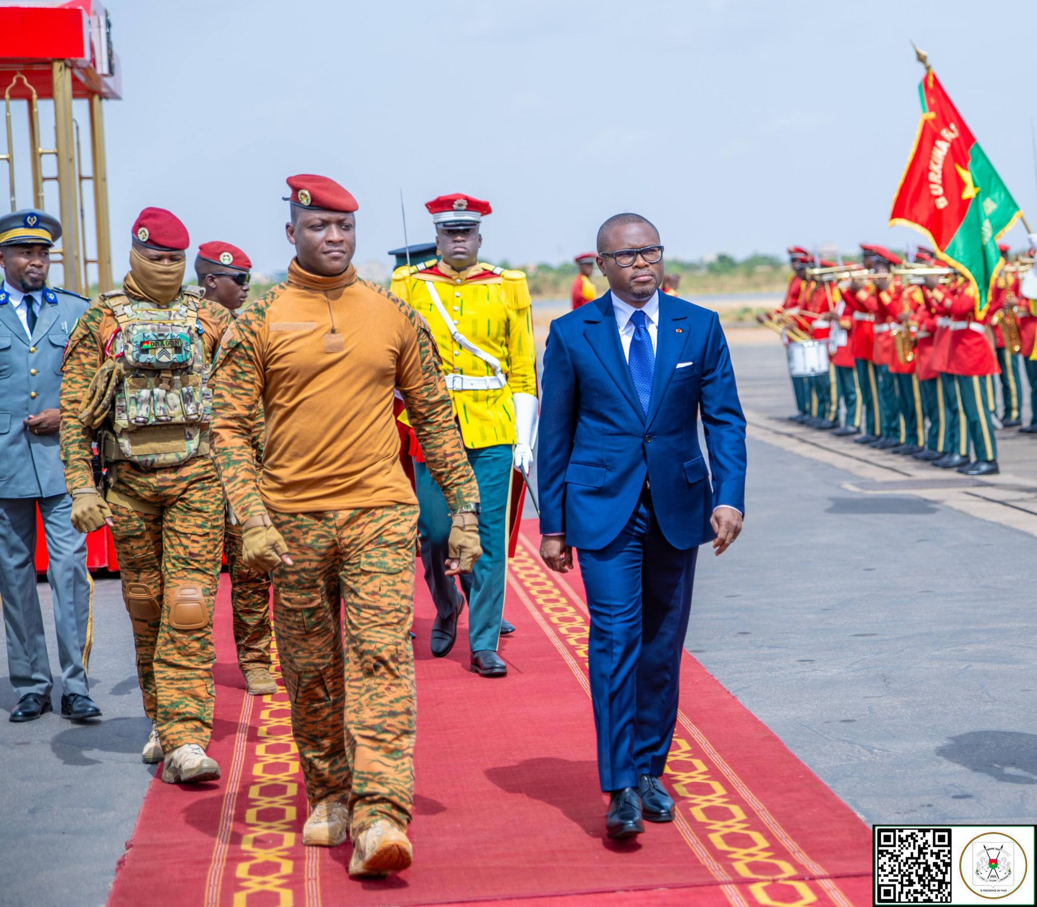 Ibrahim Traoré et Romuald Wadagni lors de la visite diplomatique