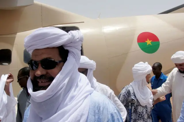 Iyad Ag Ghaly lors d’une réunion en 2012