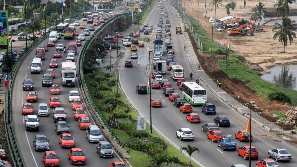 En Côte d'Ivoire, plus d'un millier de véhicules électriques circulent déjà sur les routes.