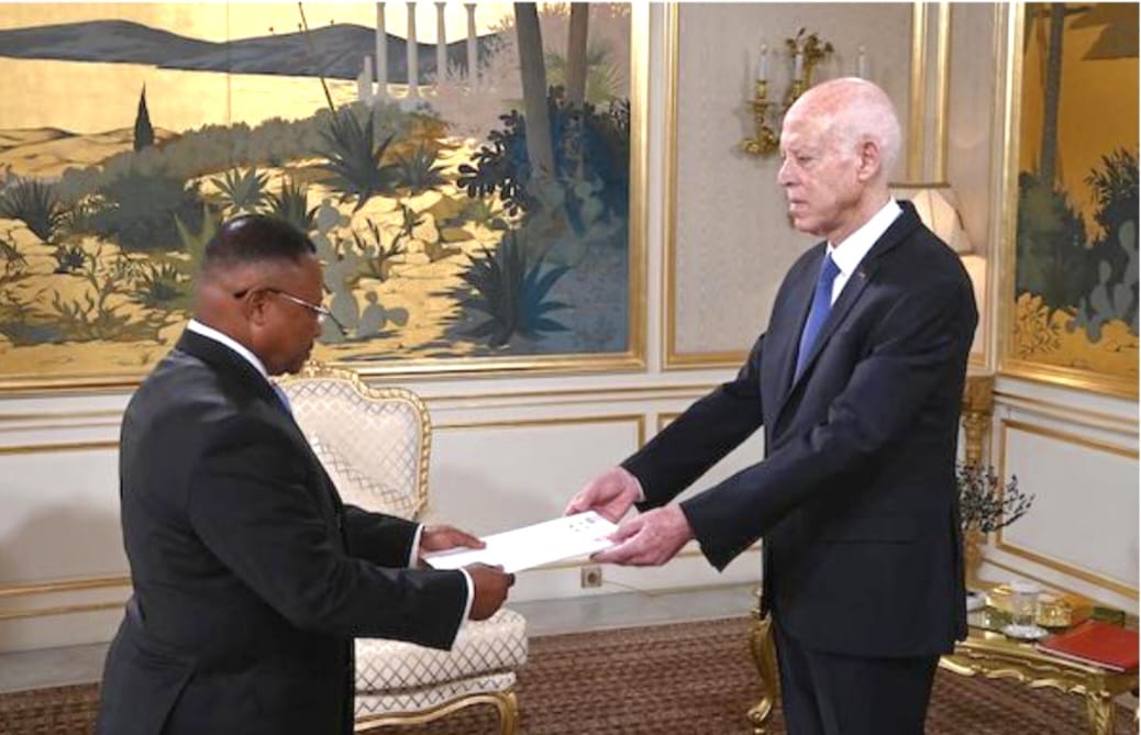 cérémonie diplomatique Gabon Tunisie