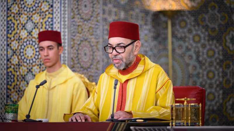 Mohamed VI souligne la stabilité et la sécurité du Maroc, ainsi que son niveau de souveraineté nationale et d&rsquo;autonomie stratégique