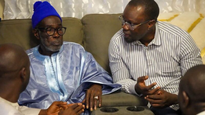 Ousmane Sonko exprime sa tristesse suite au décès de Serigne Abdou Bakhi Mbacké