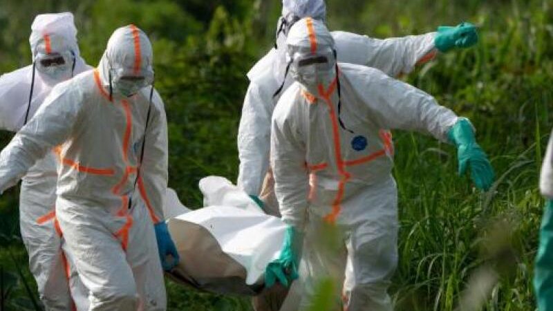 Ebola en RDC: propagation sans précédent, attaque d&rsquo;un centre de traitement et appel à une intervention politique, l&rsquo;OMS lance un cri d&rsquo;alarme
