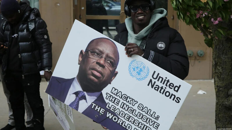 Rencontre controversée entre Bassirou Diomaye Faye et Macky Sall au Sénégal