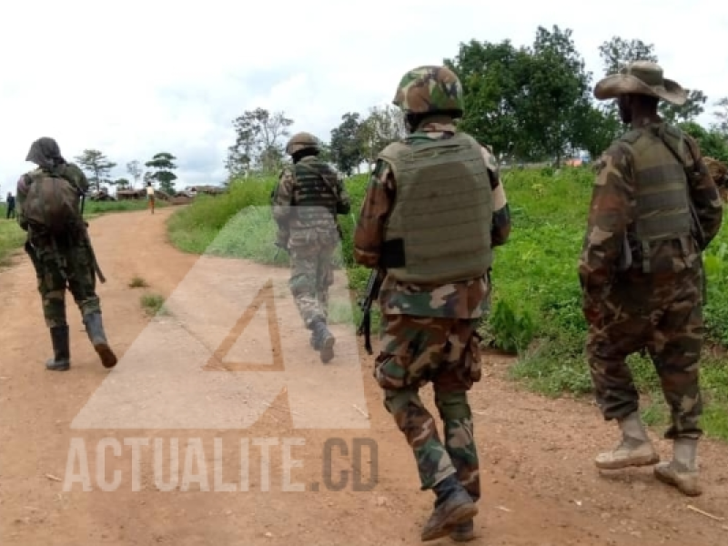 Interdiction des smartphones non autorisés au front en RDC : l’armée durcit le ton