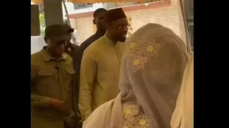 Visite de condoléances d&rsquo;ousmane sonko chez diamil sané à Dakar