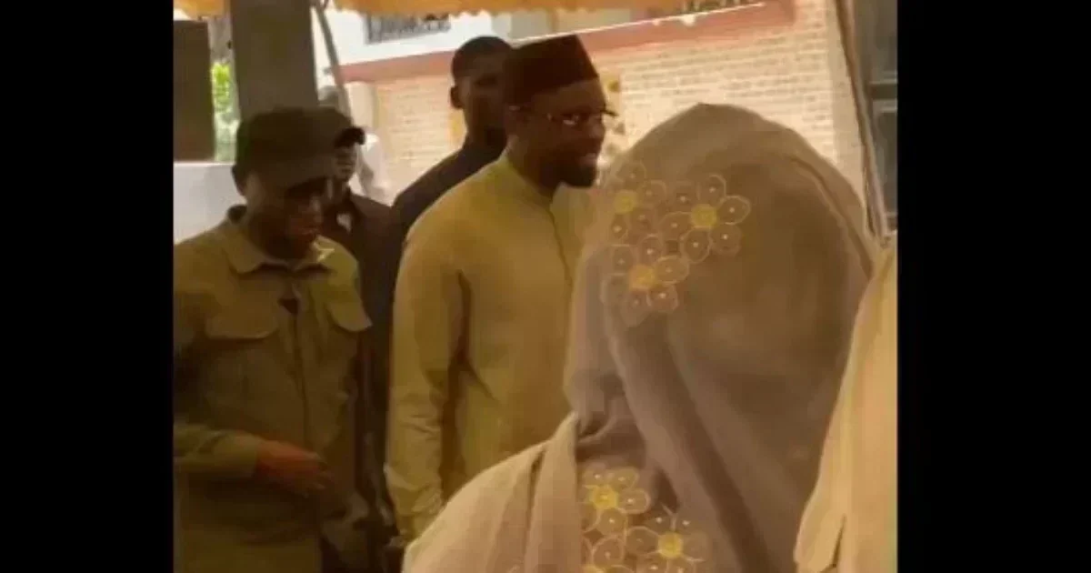 Visite de condoléances d&rsquo;ousmane sonko chez diamil sané à Dakar