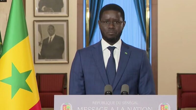 Sénégal: le président saisit le Conseil constitutionnel contre la révision de la Constitution