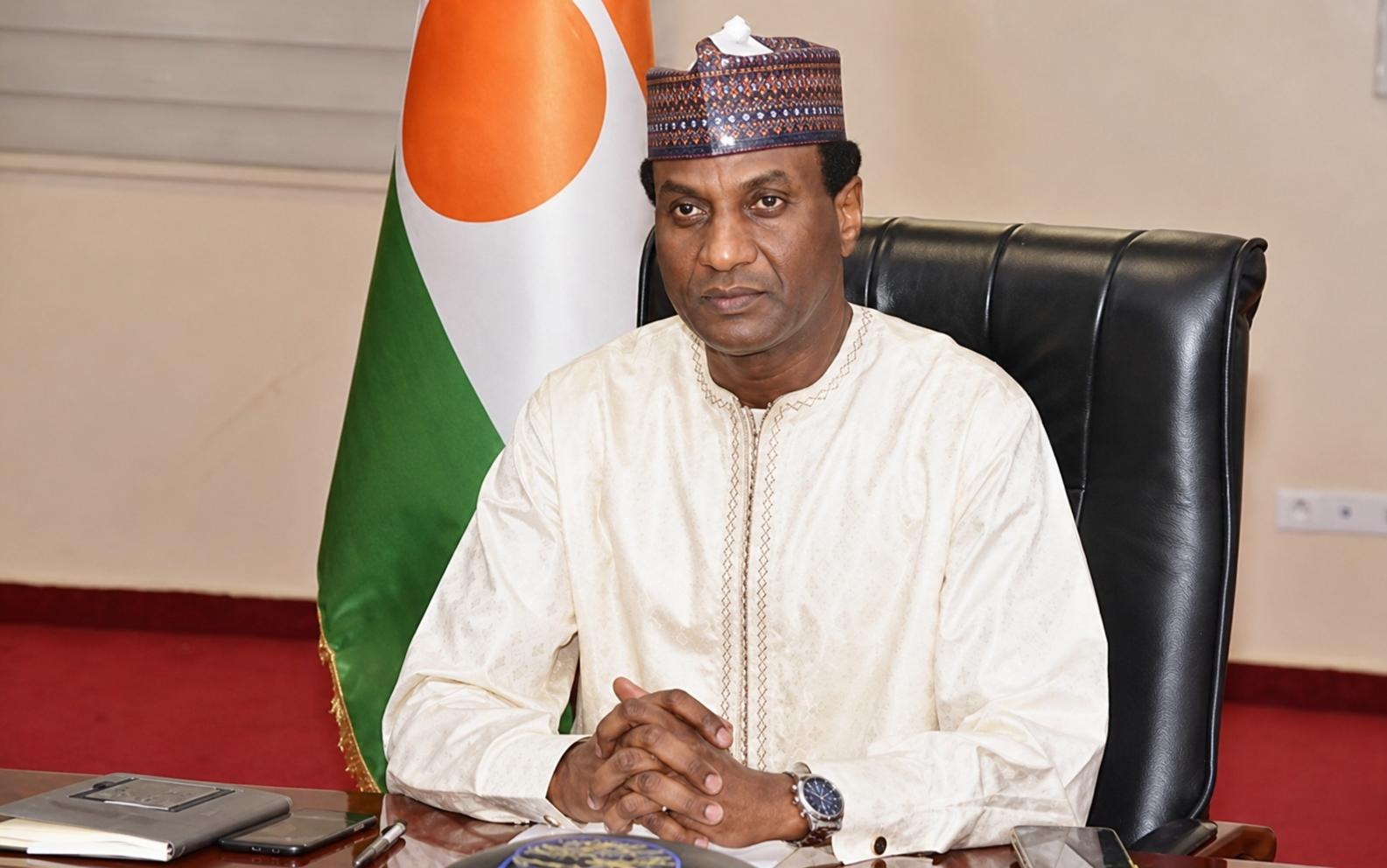 La précarité des dirigeants civils sous les juntes au Niger : le cas de lamine zeine