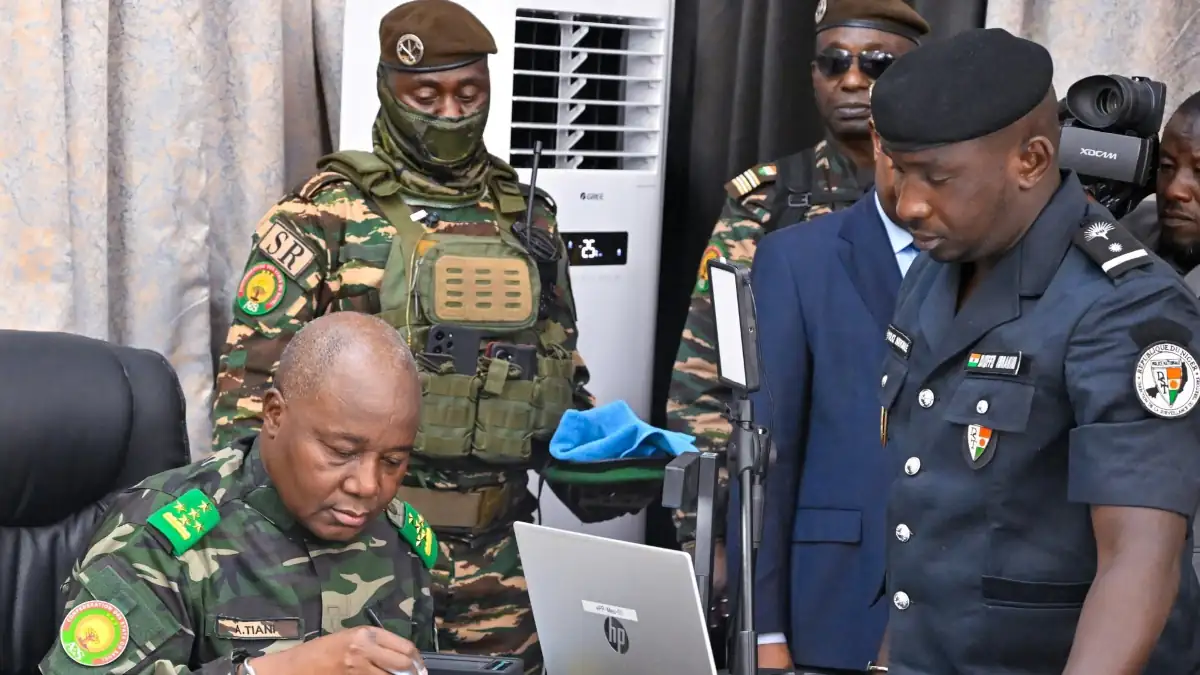 Niger Engage le Déploiement du Passeport Biométrique Régional de la Cédéao